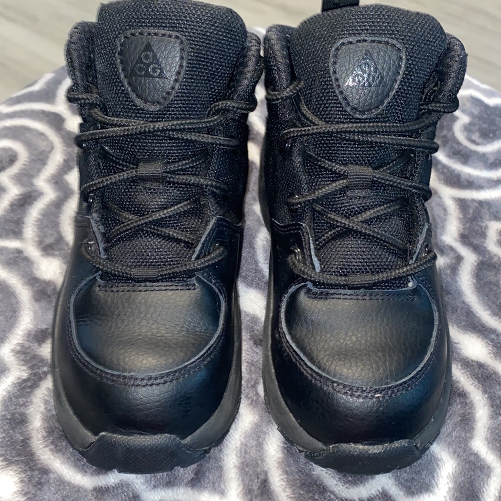 Nike Manoa Leather Textile Black/Black Sz 9c